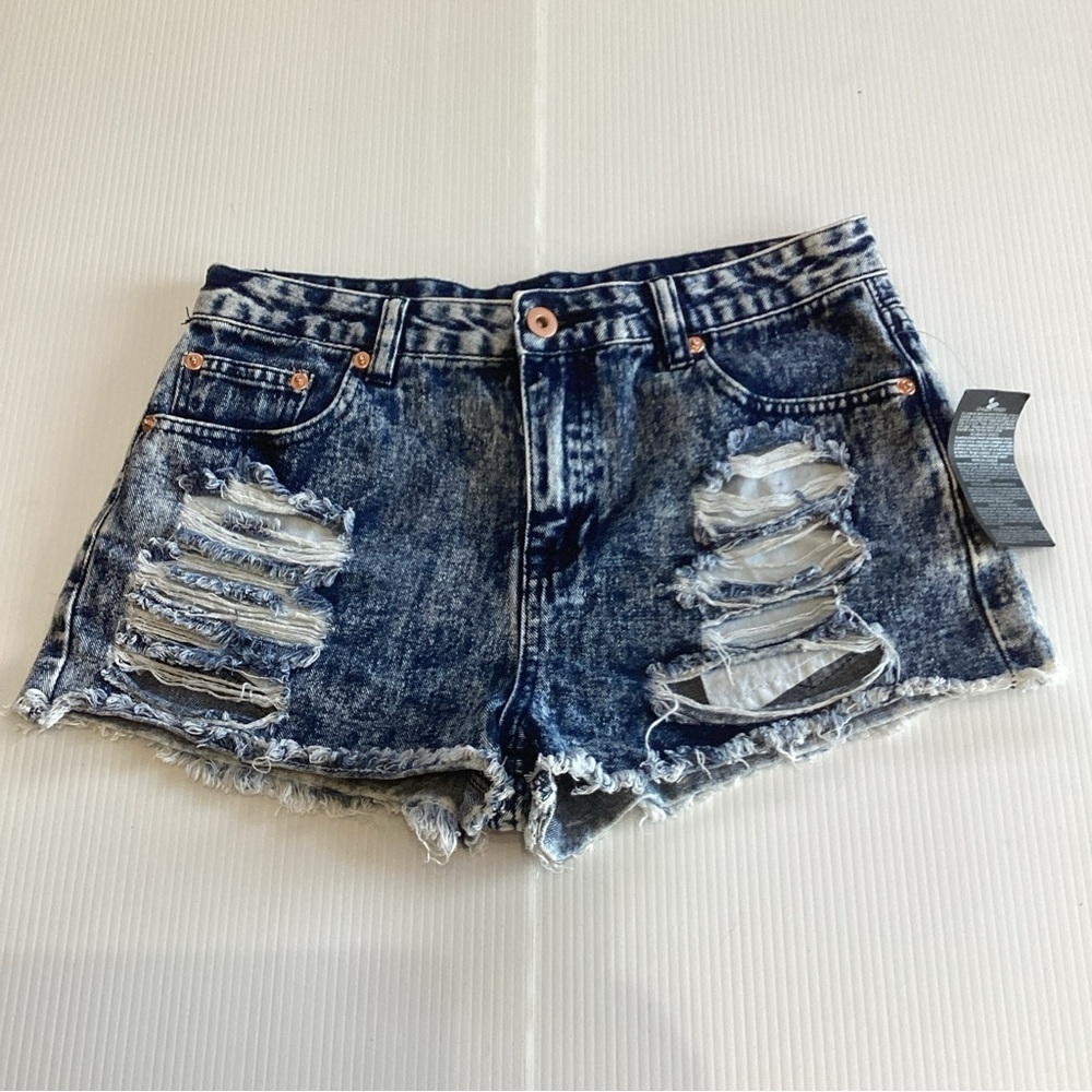 Forever 21 Size 27 Denim Distressed Women's Shorts